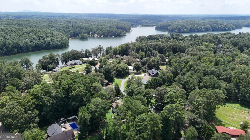 935 Pine CIR Woodstock, GA 30189