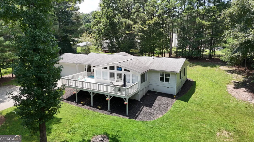935 Pine CIR Woodstock, GA 30189