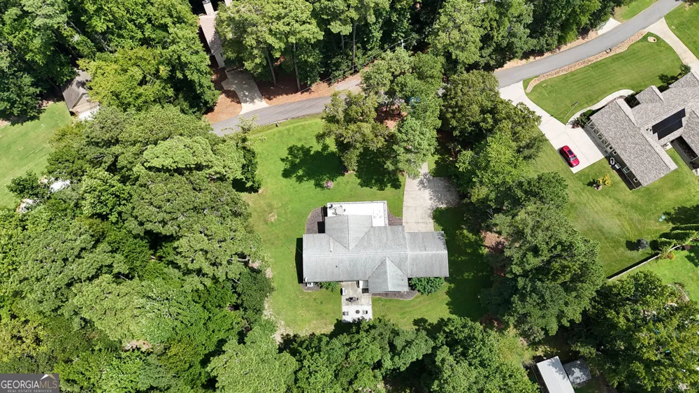 935 Pine CIR Woodstock, GA 30189