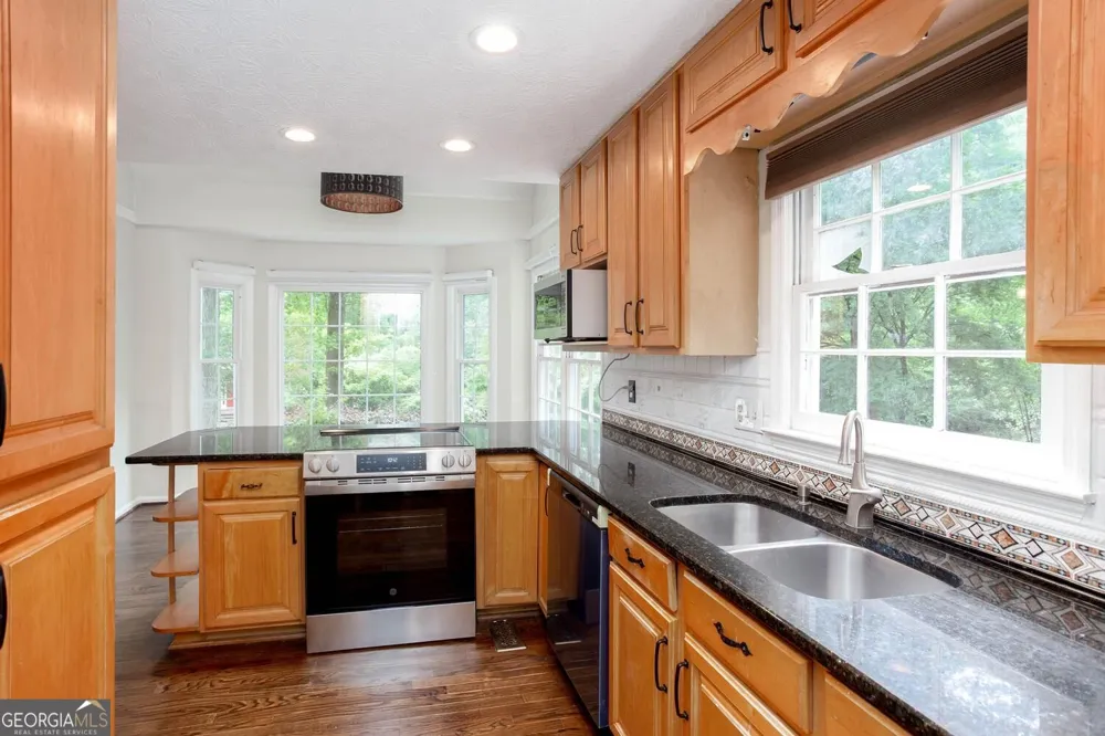 4817 Ridgewood Creek DR Acworth, GA 30102