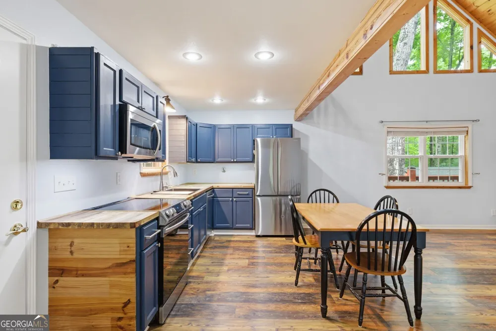 680 Hawthorne Ln Murphy, NC 28906
