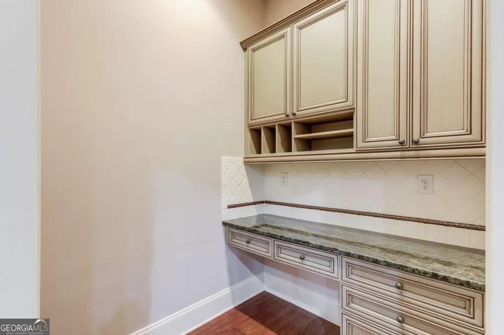 2843 White Azalea ST Buford, GA 30519