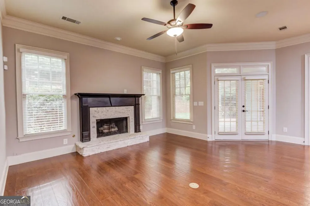 2843 White Azalea ST Buford, GA 30519