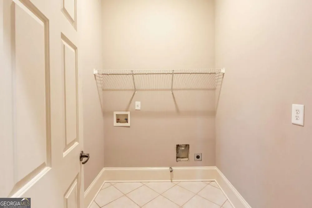 2843 White Azalea ST Buford, GA 30519
