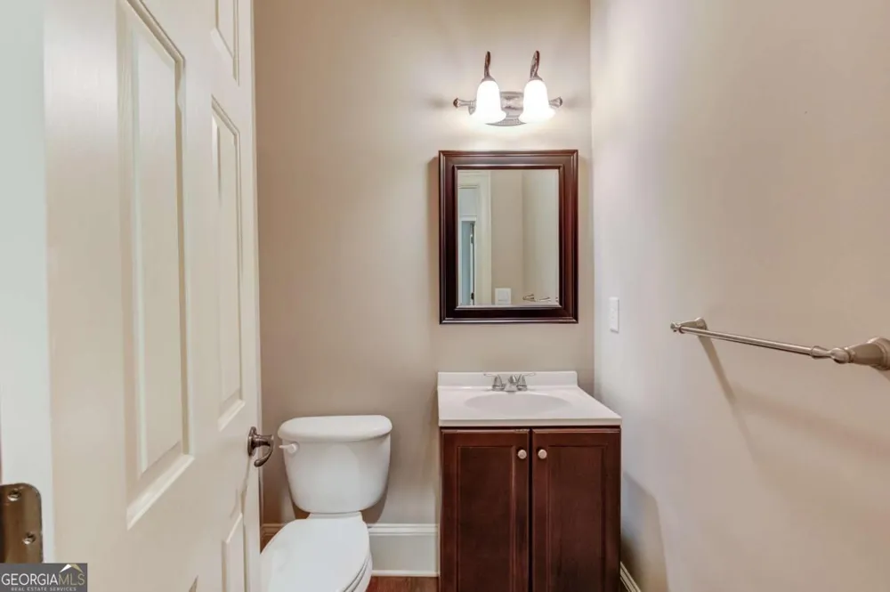 2843 White Azalea ST Buford, GA 30519