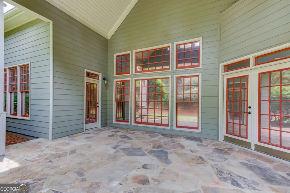2843 White Azalea ST Buford, GA 30519