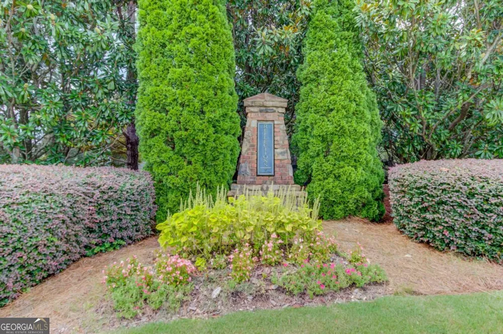 2843 White Azalea ST Buford, GA 30519