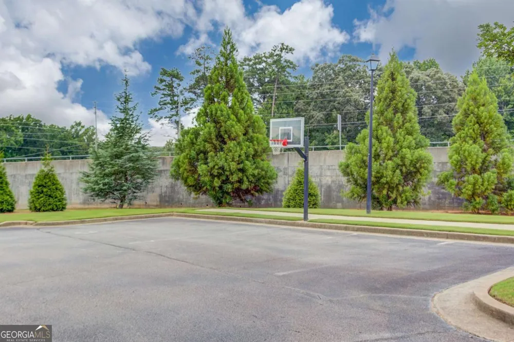 2843 White Azalea ST Buford, GA 30519