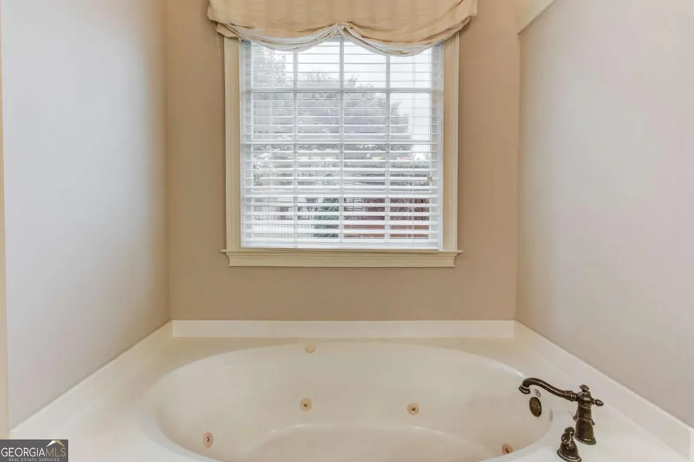 2843 White Azalea ST Buford, GA 30519