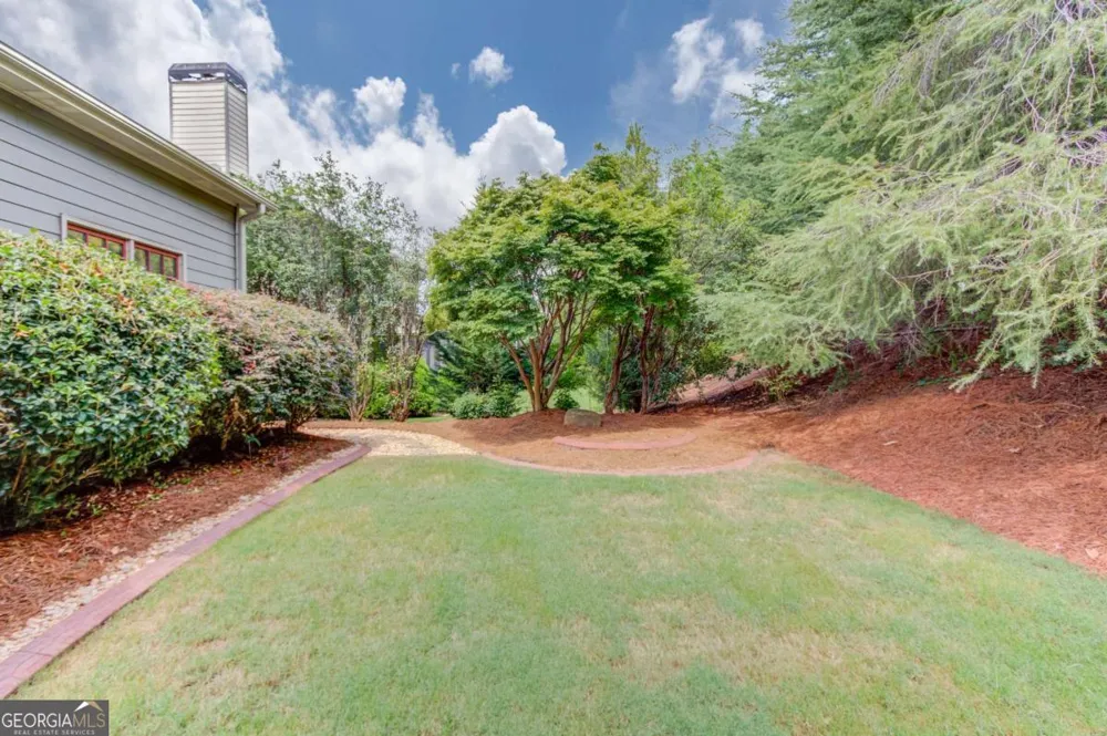 2843 White Azalea ST Buford, GA 30519