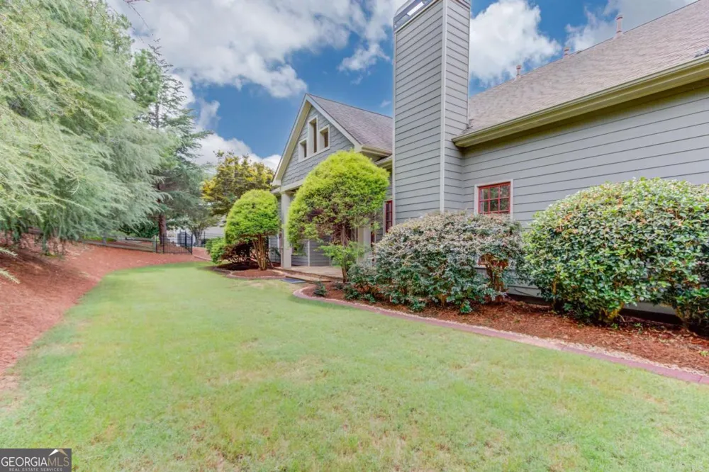 2843 White Azalea ST Buford, GA 30519