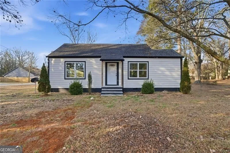 303 Glen Iris DR Monroe, GA 30655