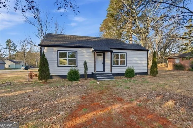 303 Glen Iris DR Monroe, GA 30655