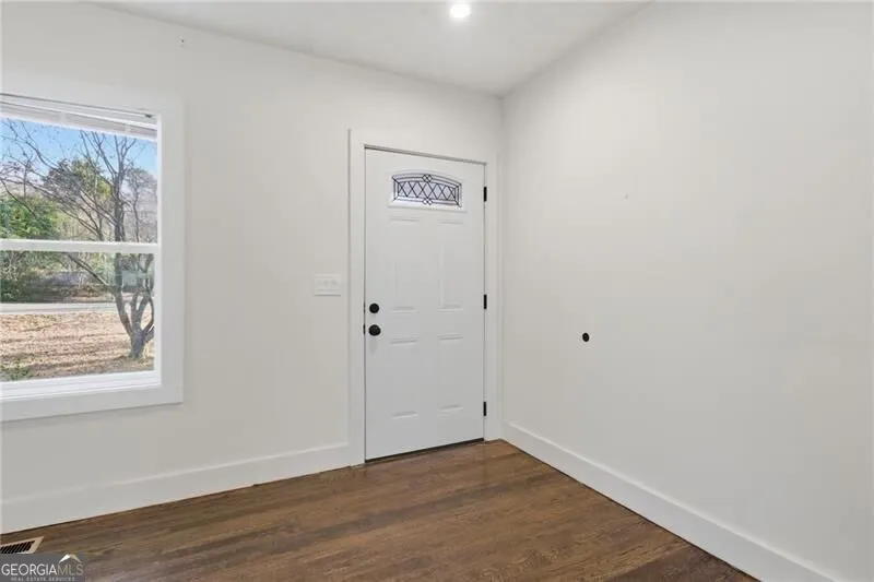 303 Glen Iris DR Monroe, GA 30655