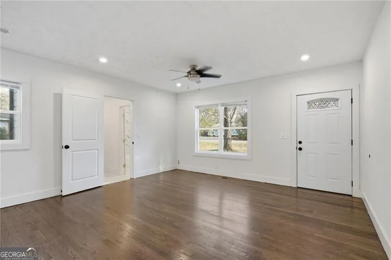 303 Glen Iris DR Monroe, GA 30655