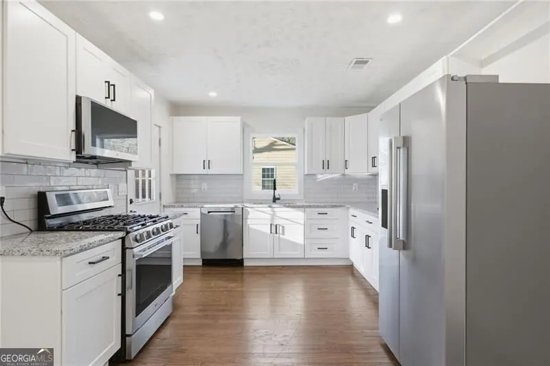 303 Glen Iris DR Monroe, GA 30655