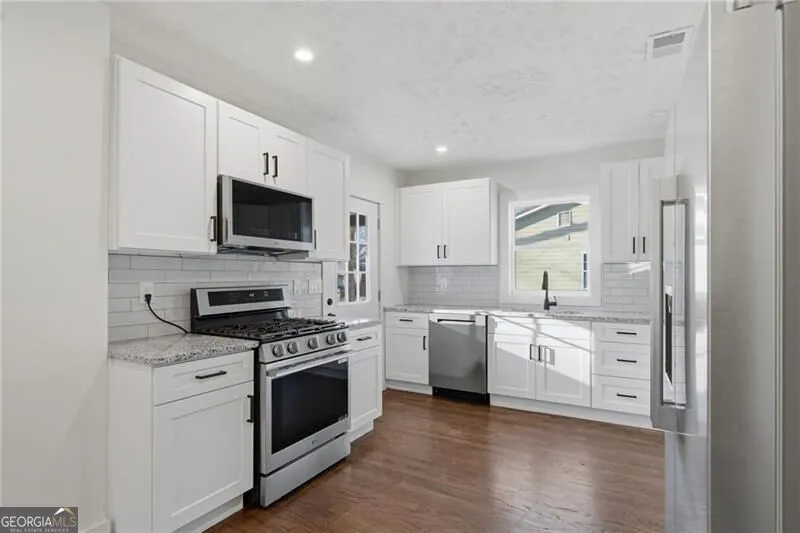 303 Glen Iris DR Monroe, GA 30655
