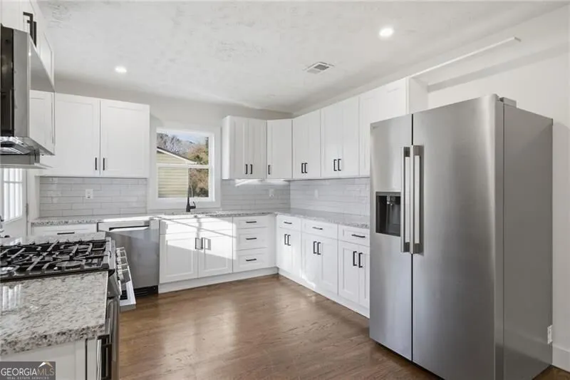 303 Glen Iris DR Monroe, GA 30655