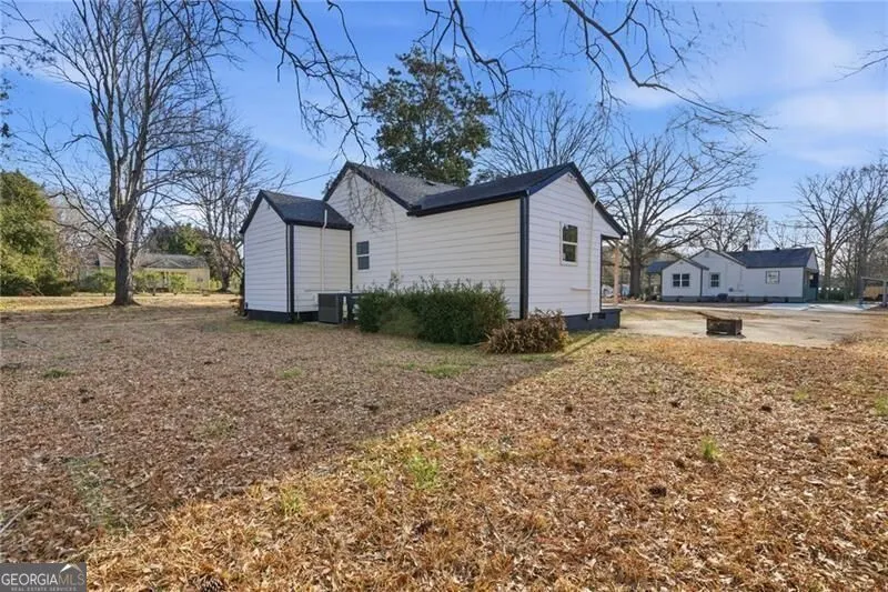 303 Glen Iris DR Monroe, GA 30655