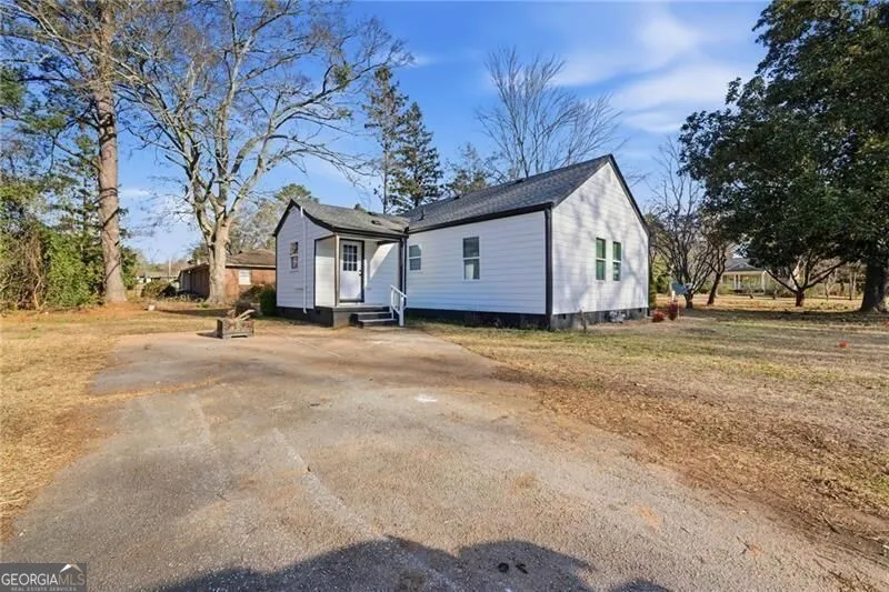 303 Glen Iris DR Monroe, GA 30655