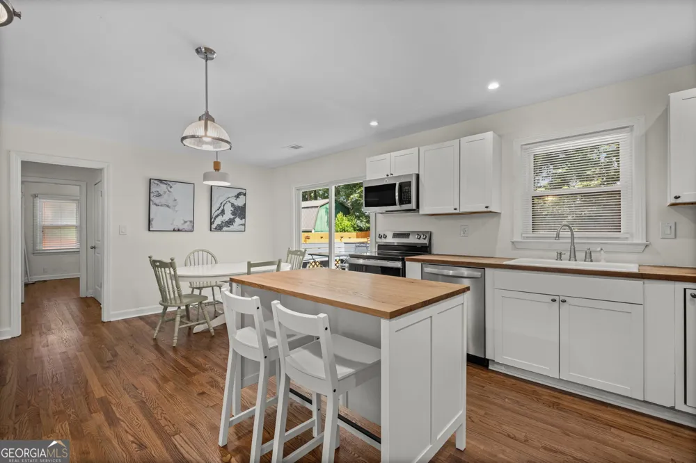 414 Charles PL Roswell, GA 30075