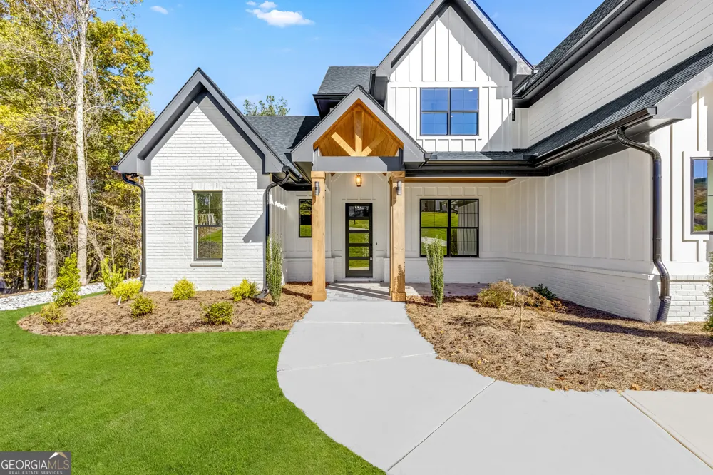 121 Forest Berry CT Newnan, GA 30265