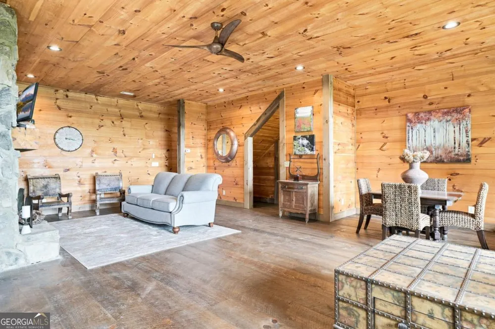476 Deer Crest RD Blue Ridge, GA 30513