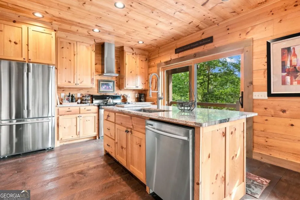 476 Deer Crest RD Blue Ridge, GA 30513