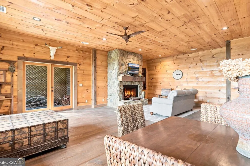 476 Deer Crest RD Blue Ridge, GA 30513