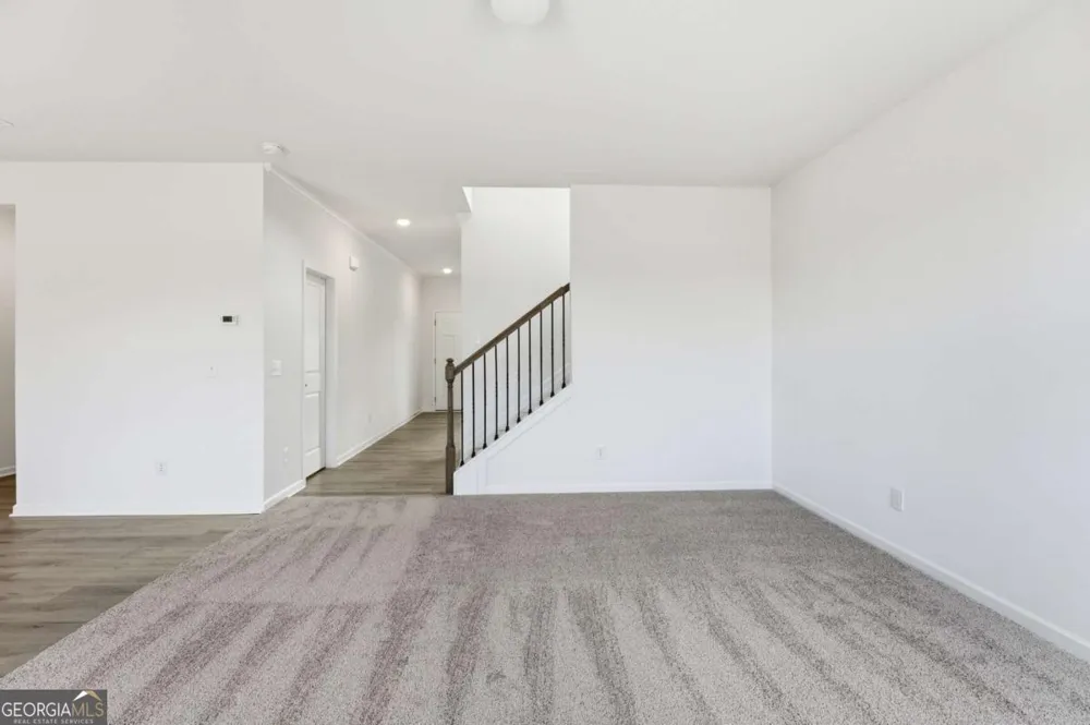 4219 Ravendale ST Flowery Branch, GA 30542