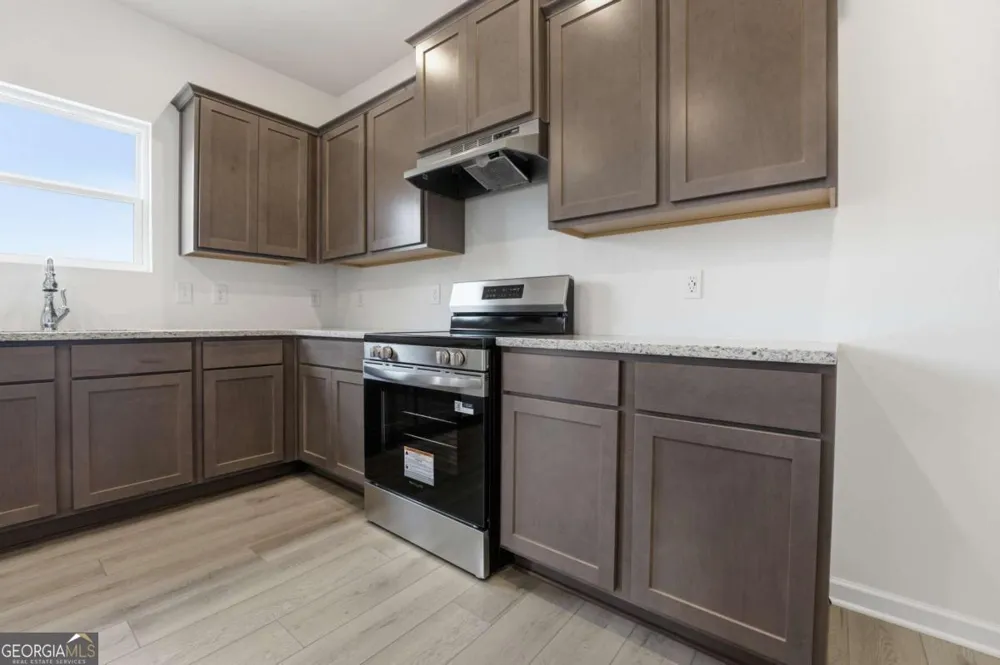 4219 Ravendale ST Flowery Branch, GA 30542