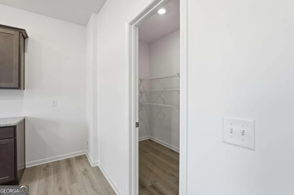 4219 Ravendale ST Flowery Branch, GA 30542