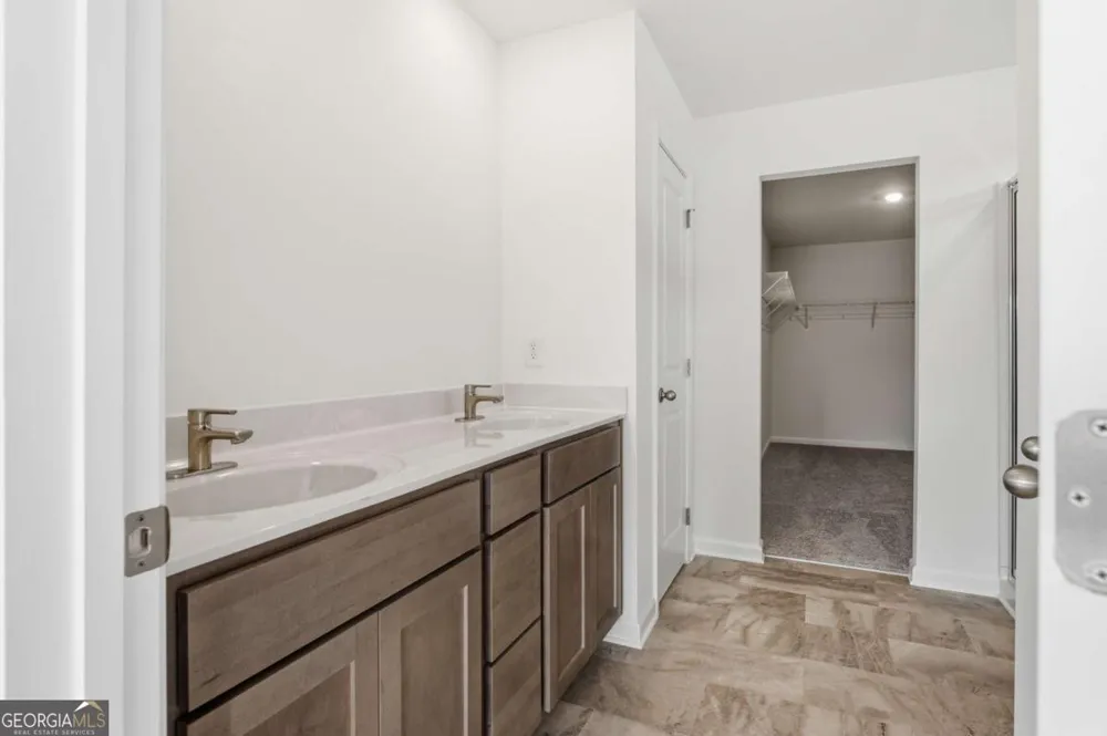 4219 Ravendale ST Flowery Branch, GA 30542
