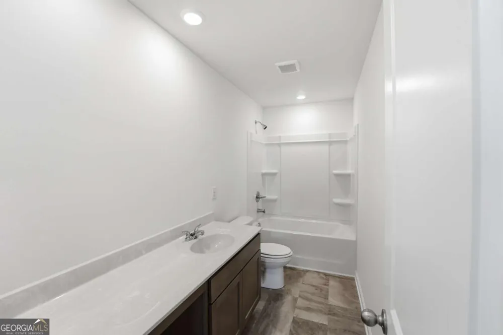 4219 Ravendale ST Flowery Branch, GA 30542
