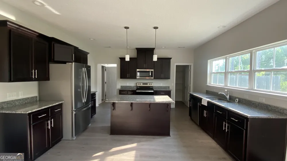 284 Thorp CIR Hinesville, GA 31313