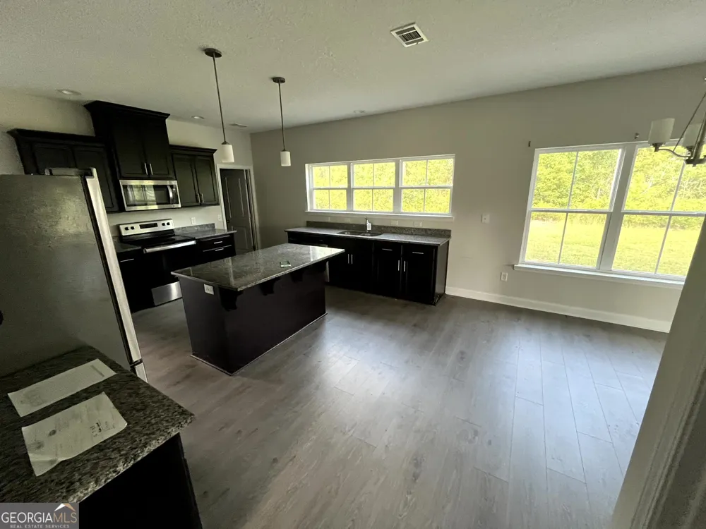 284 Thorp CIR Hinesville, GA 31313
