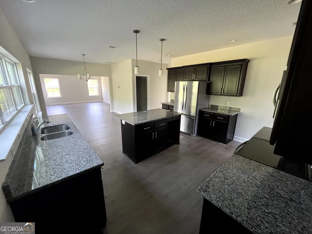 284 Thorp CIR Hinesville, GA 31313
