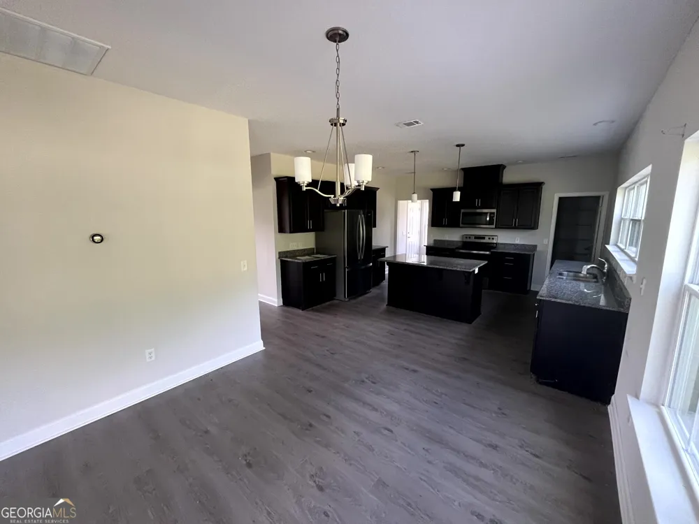 284 Thorp CIR Hinesville, GA 31313