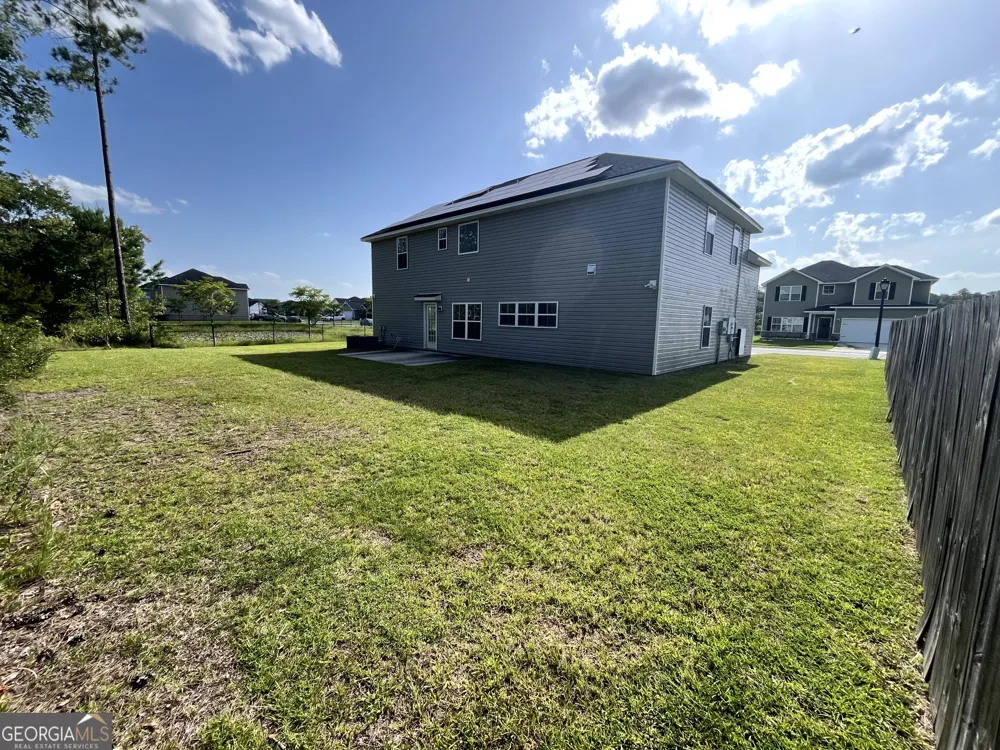 284 Thorp CIR Hinesville, GA 31313