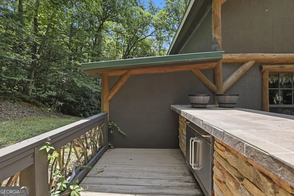 162 Delilah LN Lakemont, GA 30552