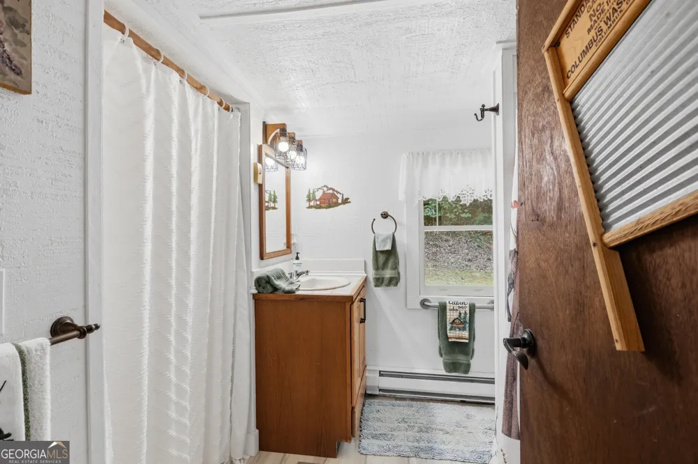 162 Delilah LN Lakemont, GA 30552