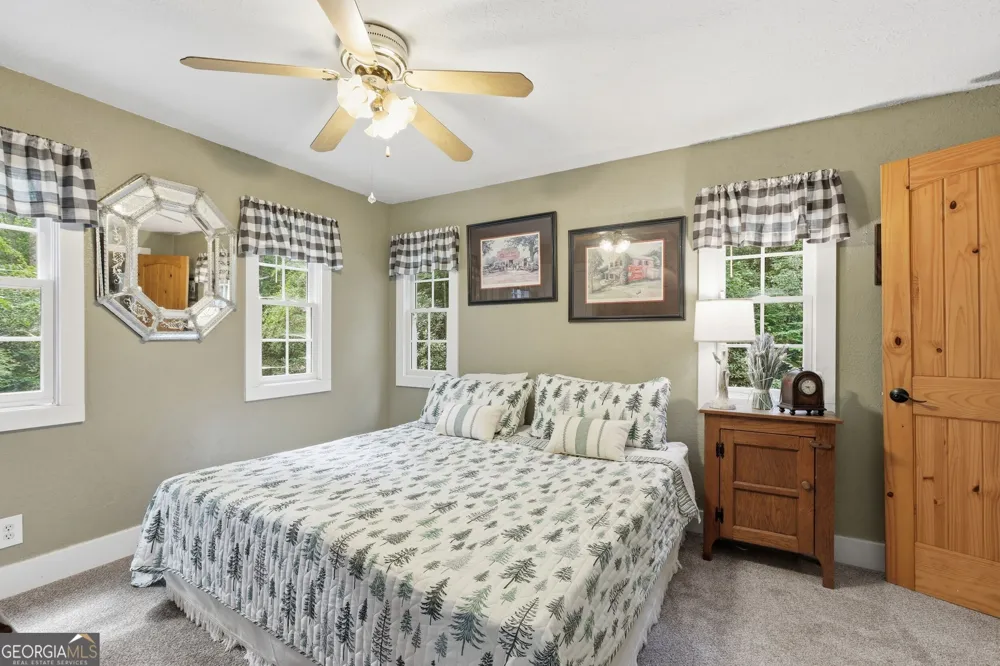 162 Delilah LN Lakemont, GA 30552