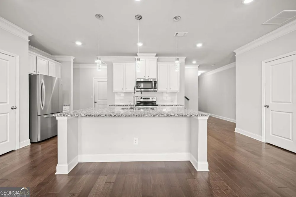2502 Pearl Ridge TRCE Buford, GA 30519
