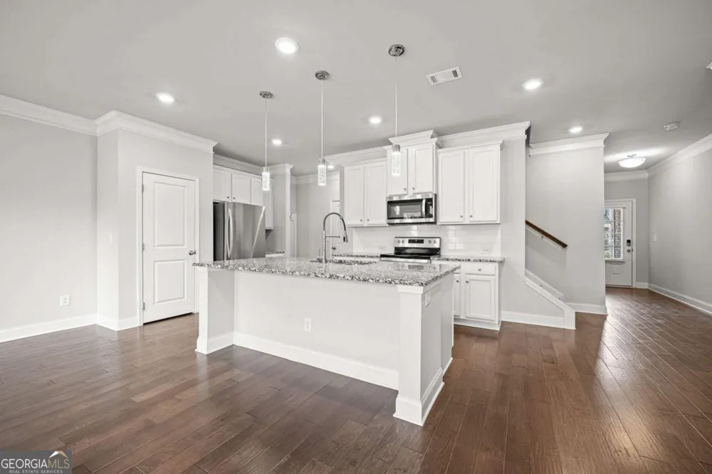 2502 Pearl Ridge TRCE Buford, GA 30519