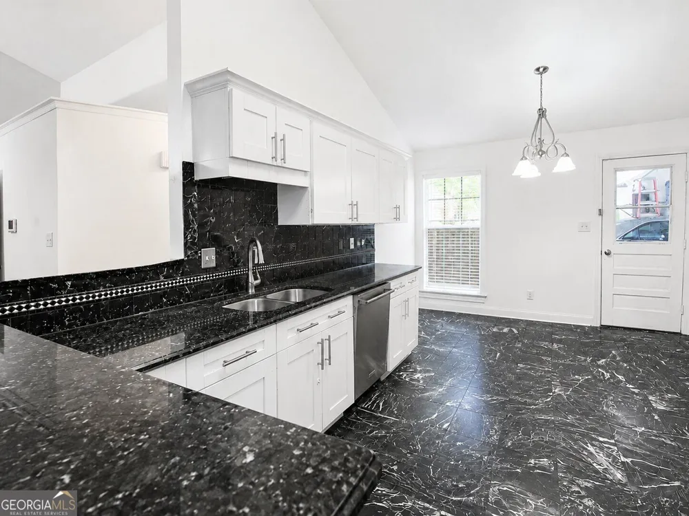 5165 Sterling Trace CT NW Lilburn, GA 30047