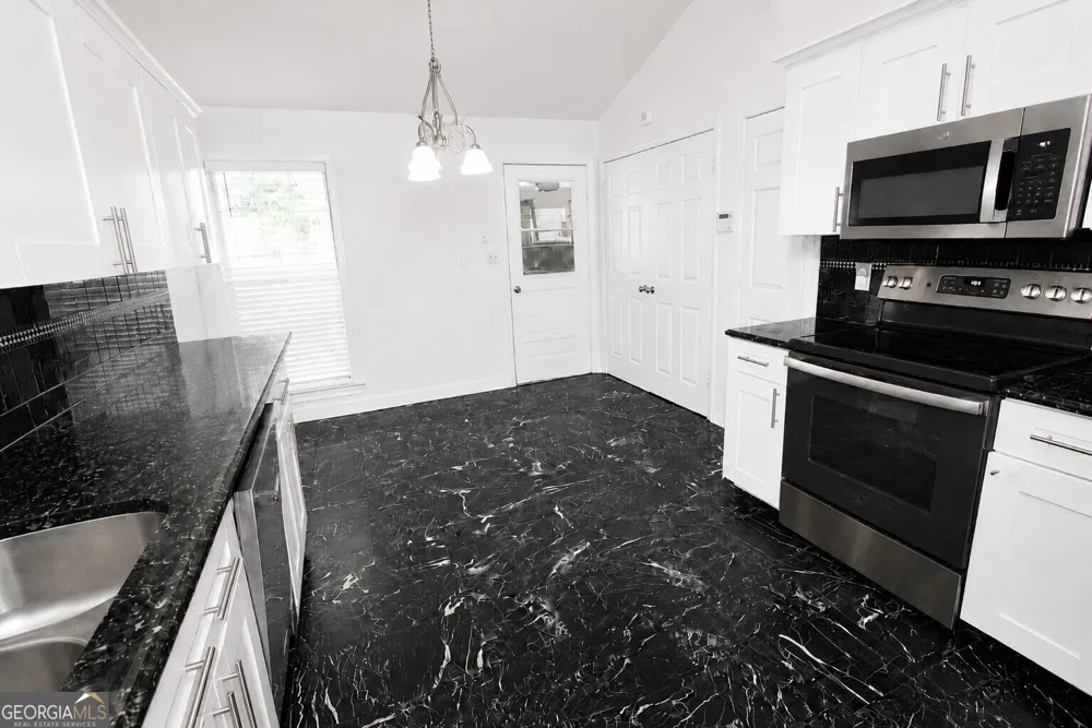 5165 Sterling Trace CT NW Lilburn, GA 30047