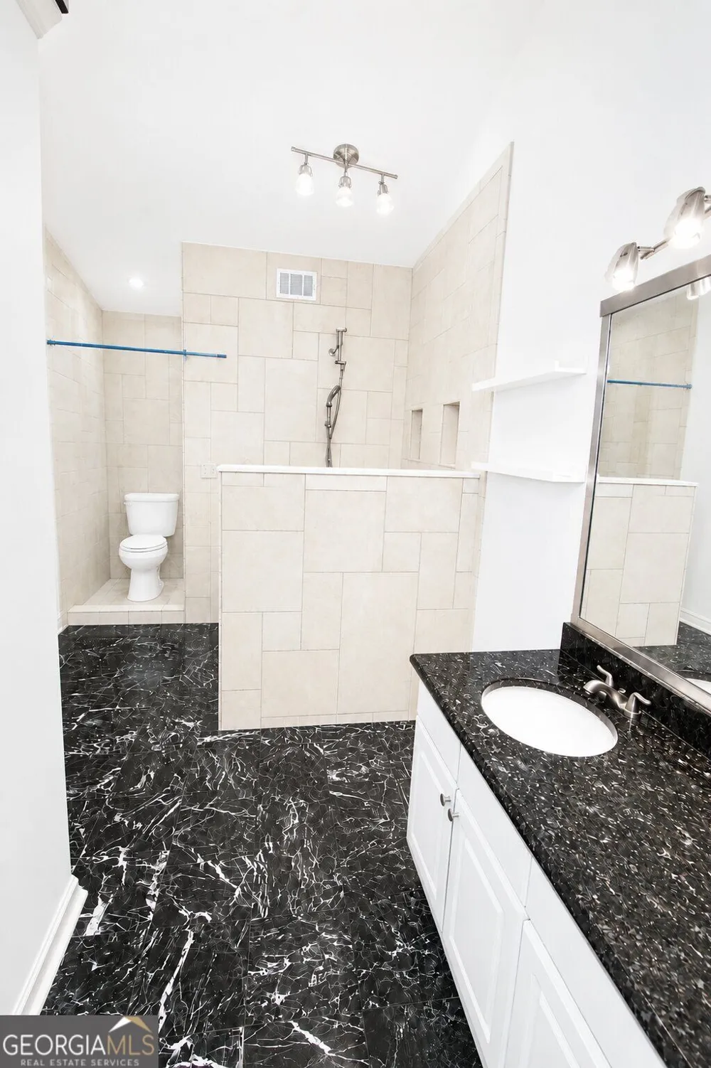 5165 Sterling Trace CT NW Lilburn, GA 30047