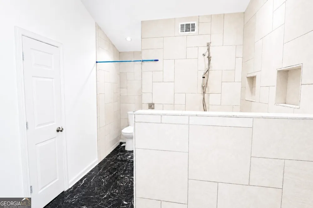 5165 Sterling Trace CT NW Lilburn, GA 30047