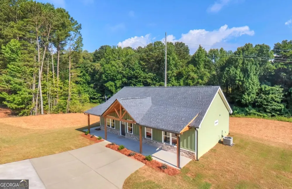 1116 Whispering Hills DR Bremen, GA 30110