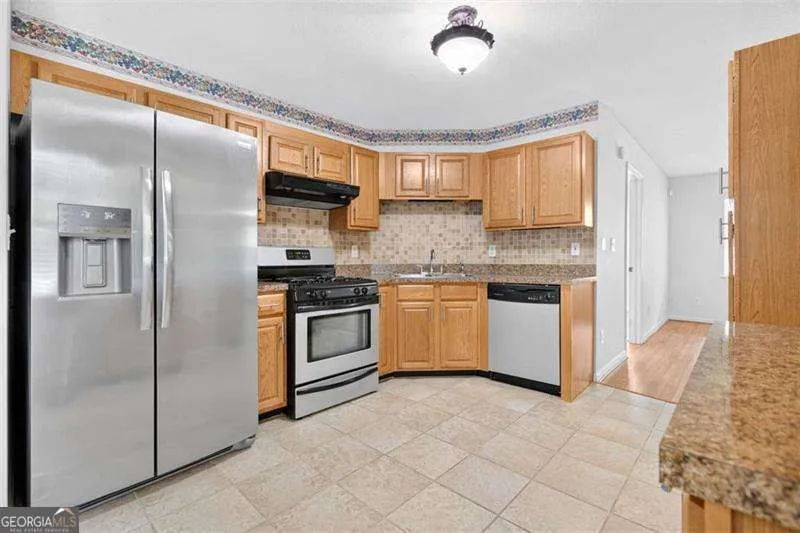 72 Victorian CIR Dallas, GA 30157